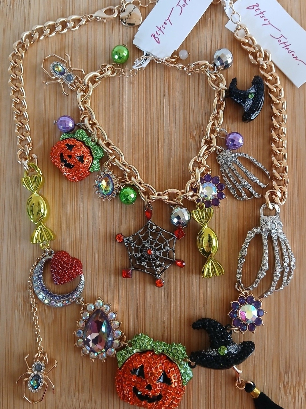 Betsey Johnson Sceam Queen Halloween Necklace & Bracelet Set
